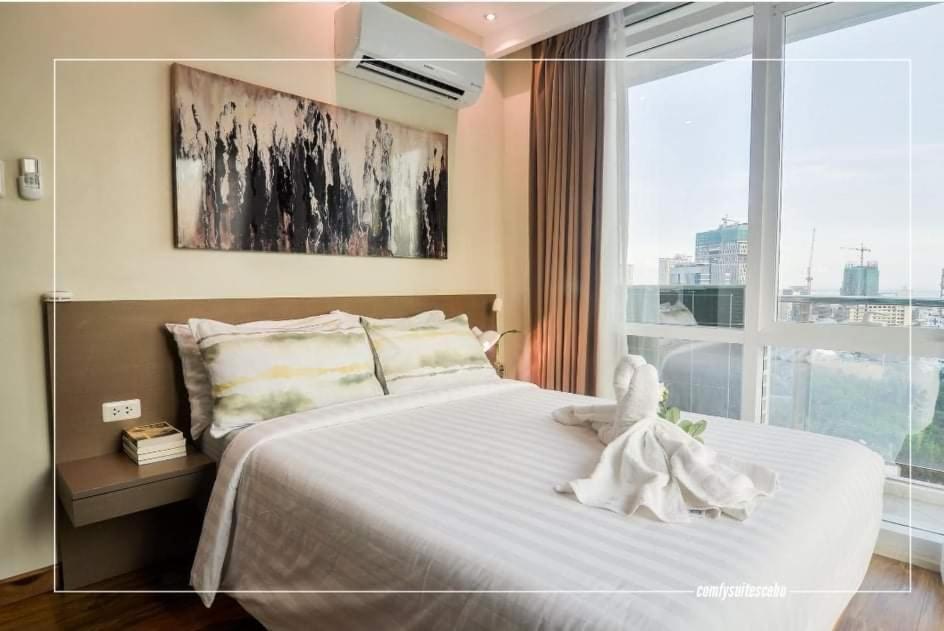 Comfysuites At Padget Place Near Ayala Mall Tabok Exterior photo